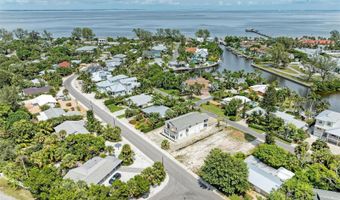 136 CRESCENT Dr, Anna Maria, FL 34216