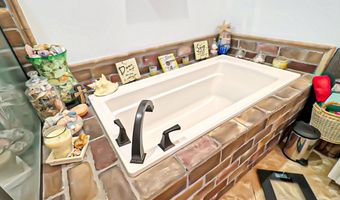 6 NW Olive Cir, Andrews, TX 79714