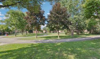 1119 E Algonquin Rd 7, Arlington Heights, IL 60005