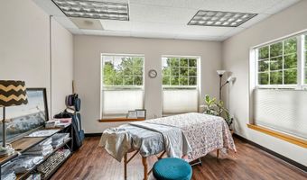 905 Skylark Pl, Ashland, OR 97520