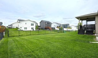 827 33rd Ct SW, Altoona, IA 50009