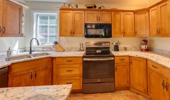 105 Loft Cir, Campton, NH 03223