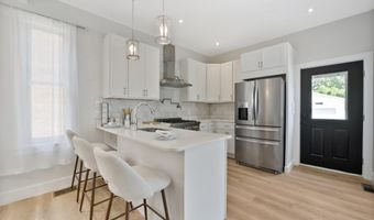 2806 FRANKLIN St NE, Washington, DC 20018