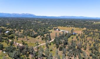 17962 Coyote Ln, Anderson, CA 96007