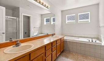 935 67th St SE, Auburn, WA 98092