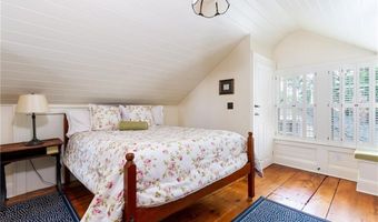 26 Thames St, Newport, RI 02840