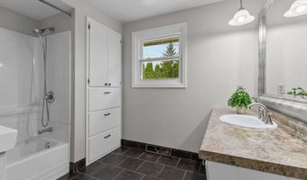 324 W SUNSET Ave, Appleton, WI 54911