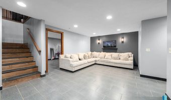 305 S Spring Pl, Brandon, SD 57005