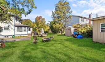 29 Lake St, Amityville, NY 11701