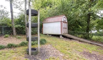 715 Carmen Dr, Athens, TN 37303