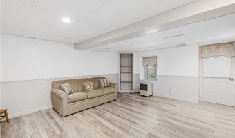 584 Blackrock Rd, Coventry, RI 02816