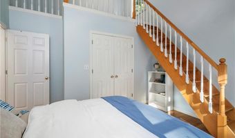 15 Leonard Dr, North Smithfield, RI 02896