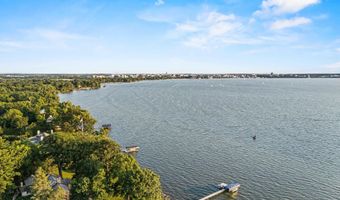 10 Roxbury Rd, Madison, WI 53704