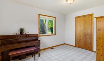 467 Dixie Blvd, Algonac, MI 48001