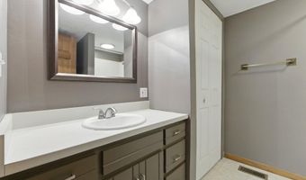 714 Hazel St, Auburn, IN 46706