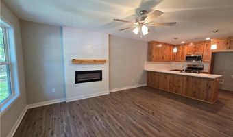 30 E 7th St, Adrian, MO 64720