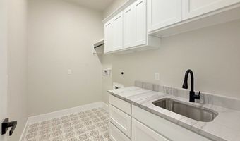 117 Pioneer Trl, Adkins, TX 78101