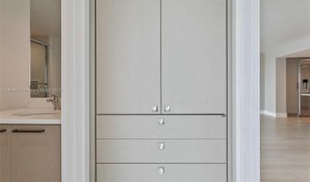 1150 101st St PH 702, Bay Harbor Islands, FL 33154