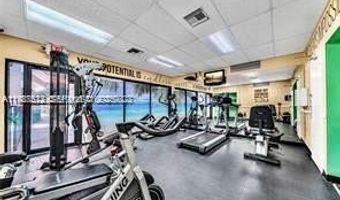 3401 N Country Club Dr 206, Aventura, FL 33180