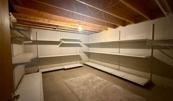 236 Wilson St, Alden, MN 56009