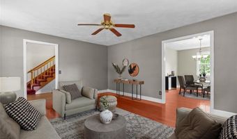 43 Peckham Pl, Bristol, RI 02809