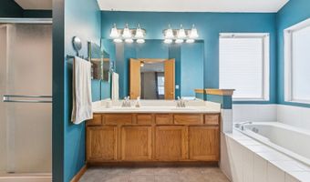 197 E Old Mill Trl, Antioch, IL 60002