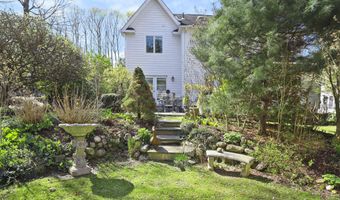 78 Hoyts Hl, Bethel, CT 06801