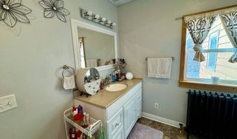 802 7th St, Britton, SD 57430
