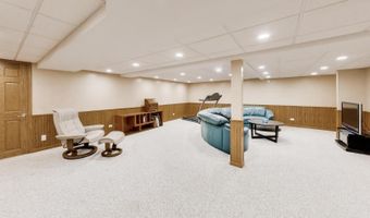 611 W Whiting Ln, Arlington Heights, IL 60004