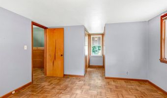 421 W College St, Aurora, MO 65605