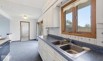 121 Buena Vista Ave, Cody, WY 82414