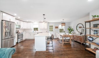 51 Mountain View Dr, Brookfield, CT 06804