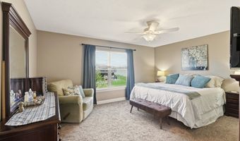 617 Eaton Dr, Aurora, OH 44202