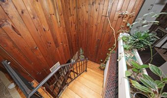222 Red Hill Rd, Middletown, NJ 07748