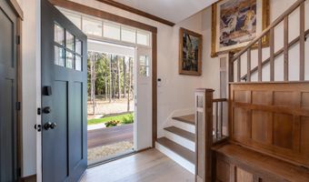 25 Clay Point Rd, Alton, NH 03809