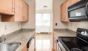 815 KING St 4A, Alexandria, VA 22314