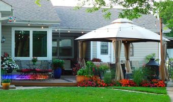 17 Willow St, Algonquin, IL 60102