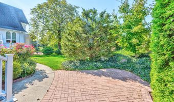 82 Thimble Island Rd, Branford, CT 06405