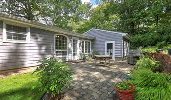 94 Stannard Ave, Branford, CT 06405