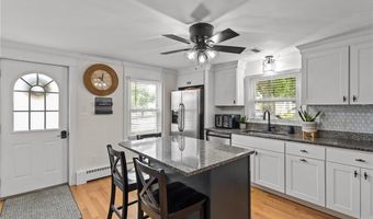 33 Fairhaven Rd, Cumberland, RI 02864