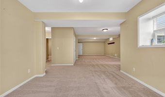 500 Glen Hollow Cir, Aurora, OH 44202