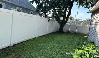 507 E MAIN St, Aledo, IL 61231