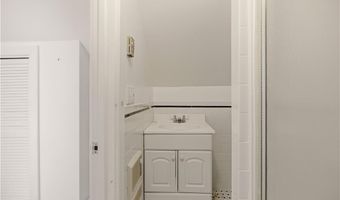 15 Hammersmith Rd 30A, Newport, RI 02840