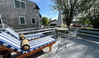 140 Renfrew Ave, Middletown, RI 02842