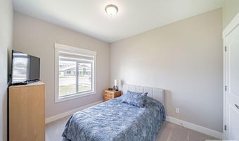 1043 Diamond Dr, Ammon, ID 83406