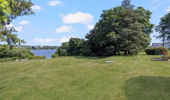 44 Bliss Mine Rd 10, Middletown, RI 02842