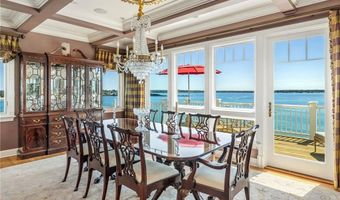 737 Boston Neck Rd, Narragansett, RI 02882