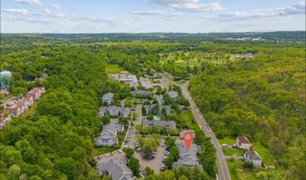 10 Stonyridge Dr, Bayonne, NJ 07035