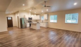 389 Hardy Loop, Bonners Ferry, ID 83805