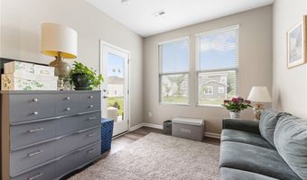 800 Dipper Ln 3, Aurora, OH 44202